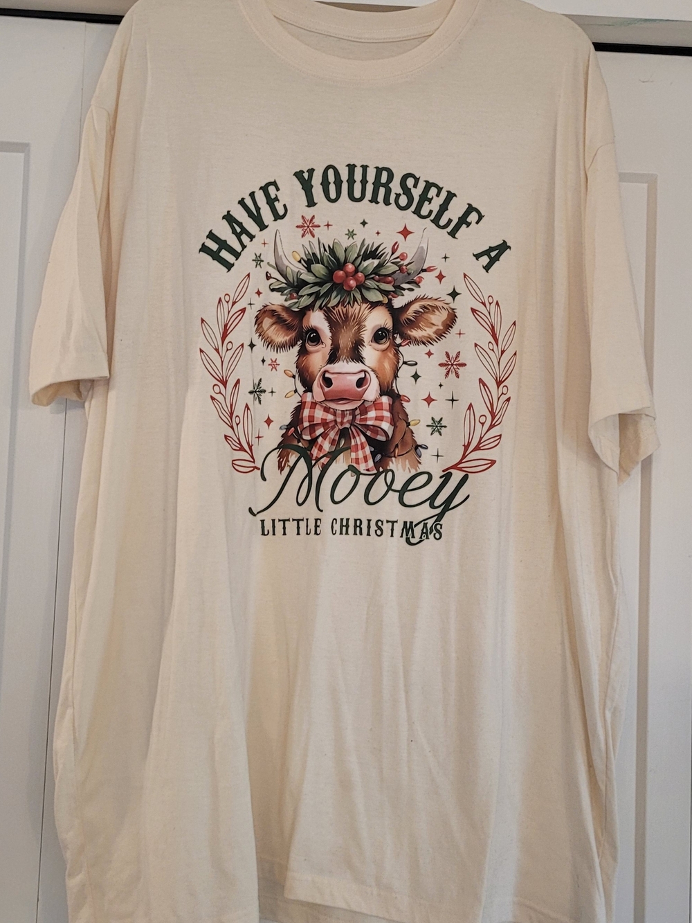 SHEIN Cream Graphic Tee with Green and Red Christmas Cow Print